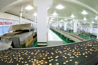 金正恩視察平壤食品工廠 夸贊國產設備像美男子